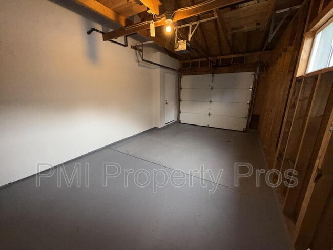Building Photo - 8148 S 88th St