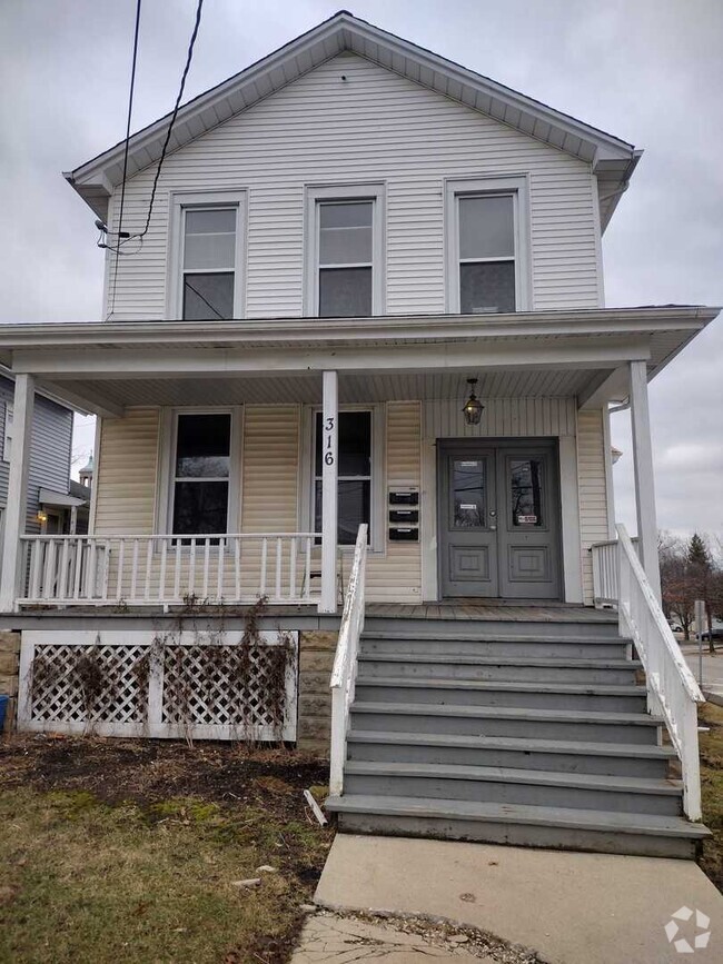 Building Photo - 316 Oneida St