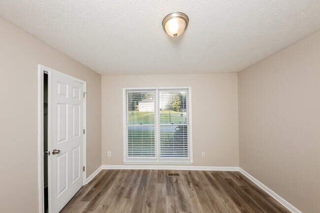 Building Photo - 524 Legacy Park Dr