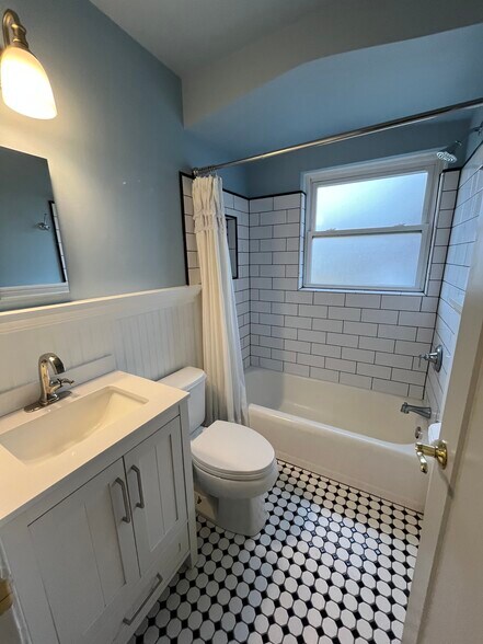 Building Photo - 9928 Shadyside St