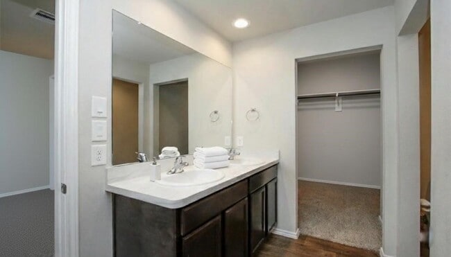 Building Photo - 2354 Otter Falls Dr