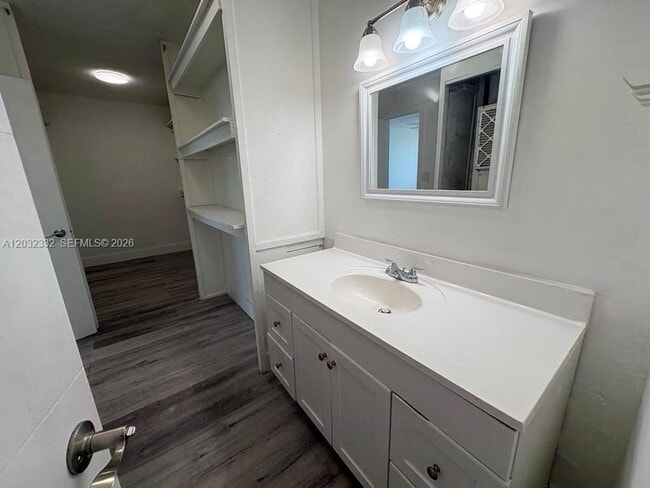 Building Photo - 7545 E Treasure Dr