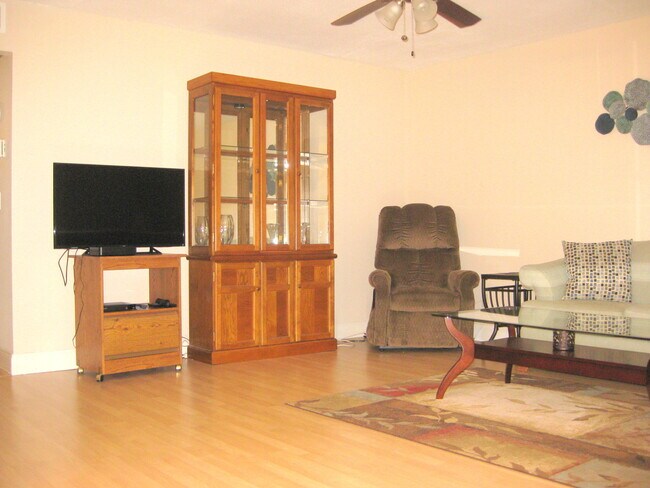 Building Photo - 281 Tuscany Ln