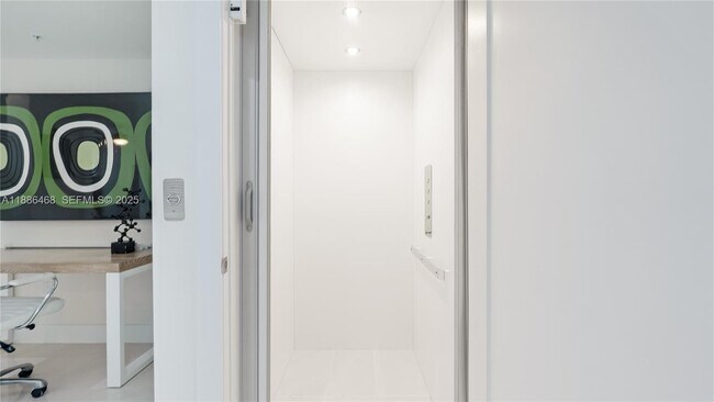 Building Photo - 6611 NW 105th Pl