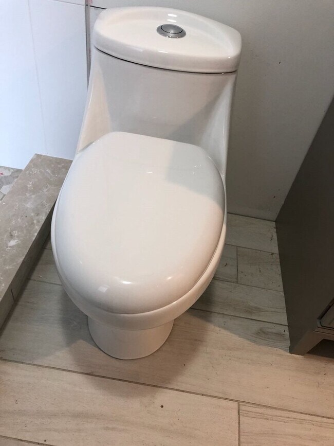 Building Photo - 2217 Reed St