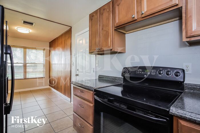 Building Photo - 607 Faber Dr