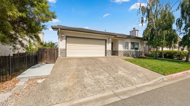 Building Photo - Expansive Valley Views & Private Living in Castro Valley - 4BD/3BA Exec Home