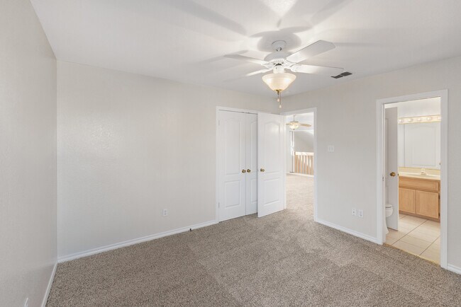 Building Photo - 15325 Cartagena Ct