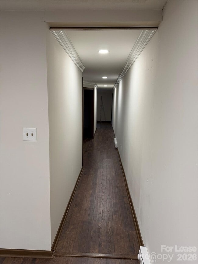 Building Photo - 526 Everette St