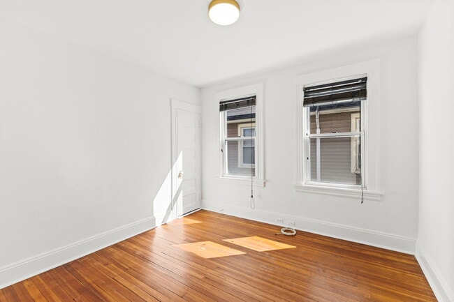 Building Photo - 44 Churchill St