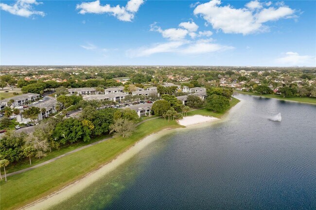 Building Photo - 9719 Hammocks Blvd