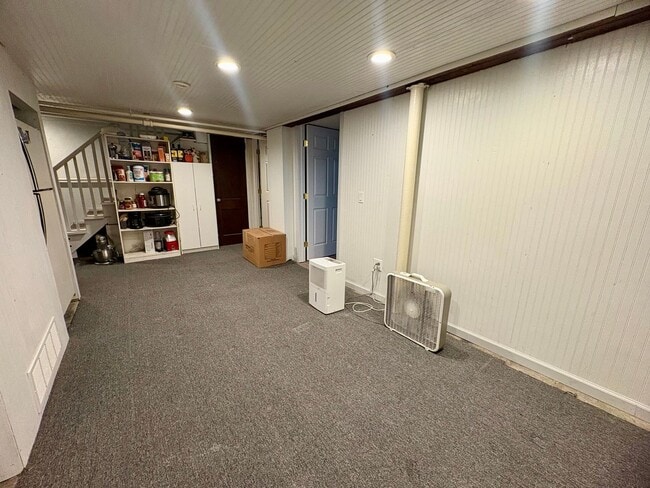 Building Photo - 3 Bedroom 1 Bathroom in Harrisburg!