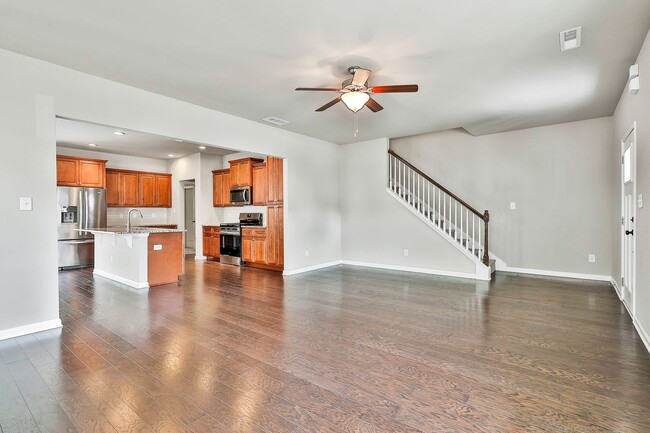 Building Photo - Spacious 5BR Home in Senoia — Golf Cart to Downtown