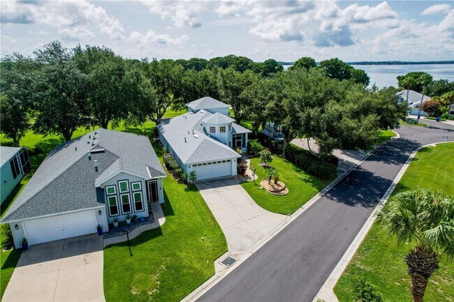 Building Photo - Stunning Custom Rental in Gated 55+ Royal ...