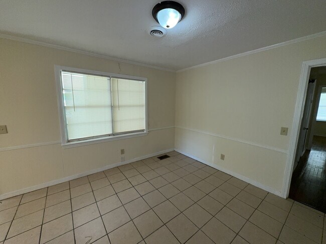 Building Photo - 3158 Peterson Dr