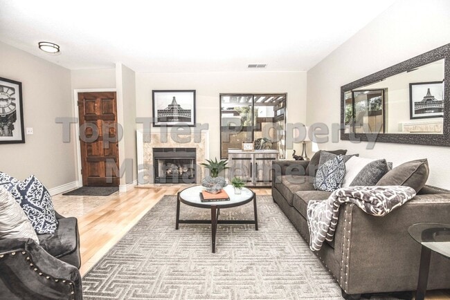 Building Photo - Very nice 2 bed / 2.5 bath / 1,185 sqft Walnut Creek Townhouse in desirable Main Chance Estates D...