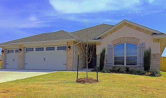 Primary Photo - 3 Bed/2 Bath Home in The Grove-Community P...