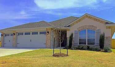 Building Photo - FREE NOVEMBER RENT + Adorable 3-Bedroom Home in The Grove + Great Location & Community Amenities!