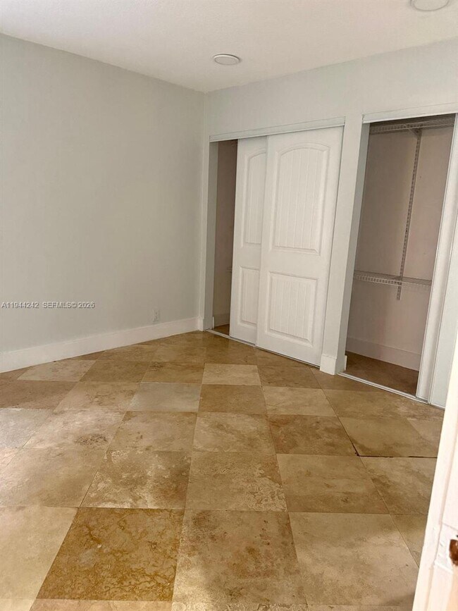 Building Photo - 118 Wimbledon Lakes Dr