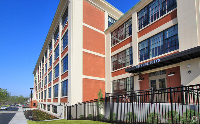 Building Photo - Bethune Lofts