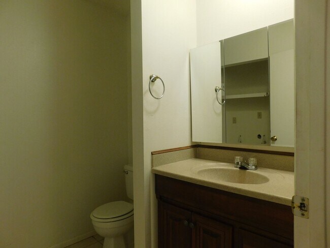 Building Photo - 402 Dressell Dr