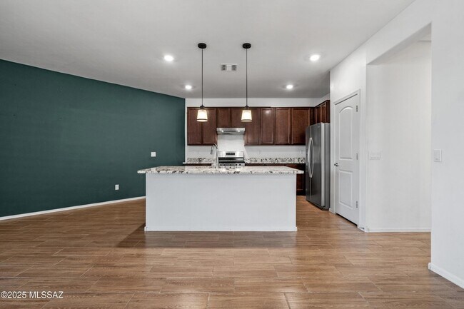 Building Photo - 12366 N Cervelli Ave