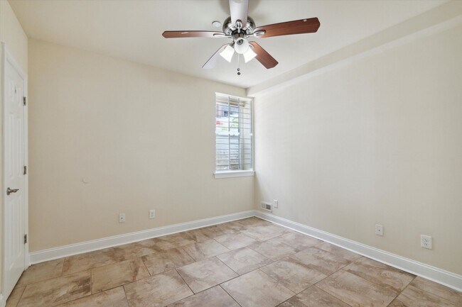 Building Photo - 1728 N Gratz St