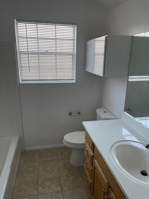 Building Photo - 221 E Nicoletti Dr