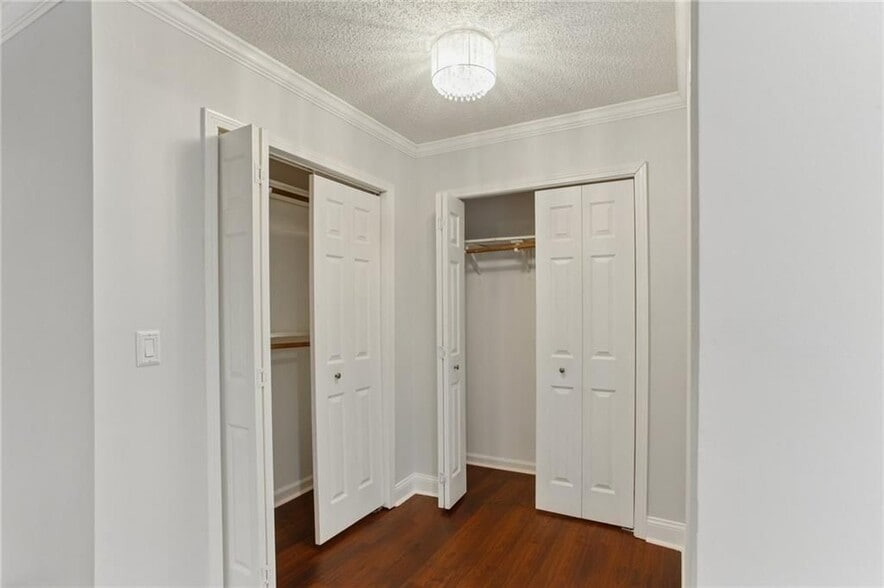 Building Photo - 2238 N River Trail