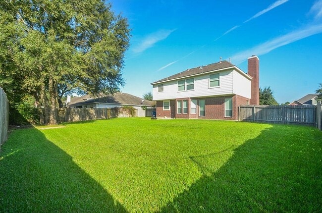 Building Photo - 5961 Whispering Lakes Dr