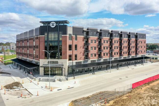 Primary Photo - Telegraph Lofts East