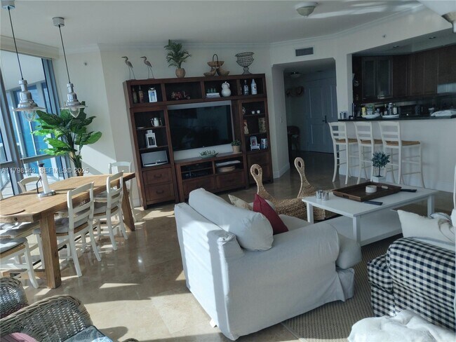 Building Photo - 3101 S Ocean Dr