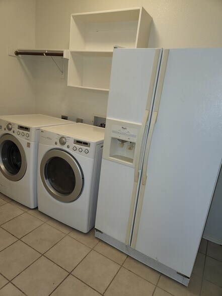 Laundry - 7207 Juniper Dr