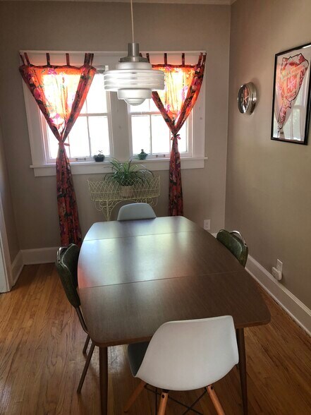Dining room - 2640 Lake St