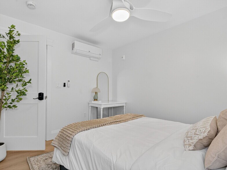 Building Photo - 359 Broadway