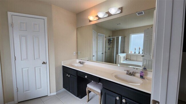 Building Photo - 4903 Spring Showers Ct