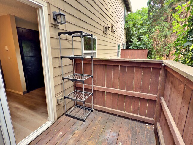 Building Photo - 3610 S Kelly Ave