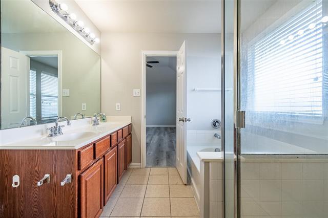 Building Photo - 1528 Canary Dr