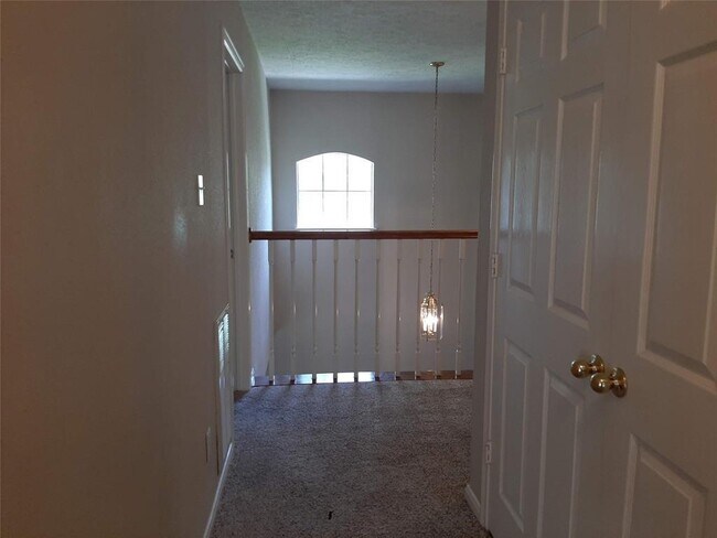 Building Photo - 1385 El Camino Village Dr