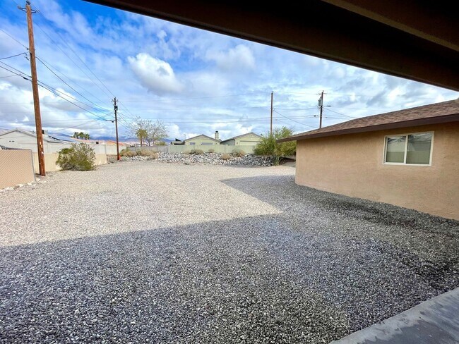 Building Photo - 2988 Cisco Dr S