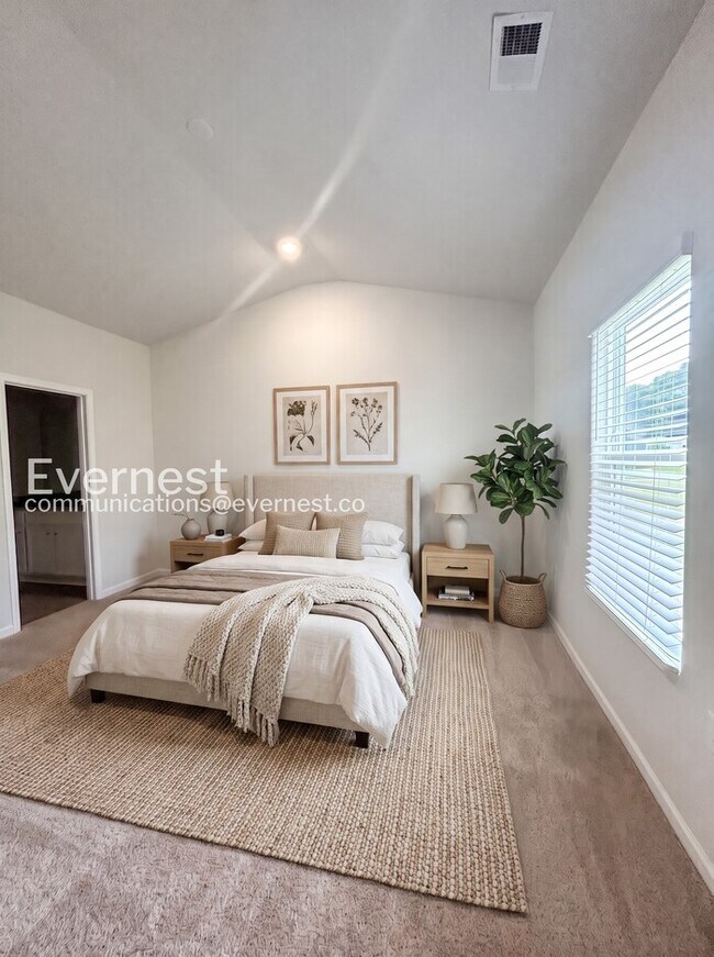 Building Photo - 3-Bedroom Home with Attached Garage / Pet-Friendly / Vouchers Accepted / Coming Soon!