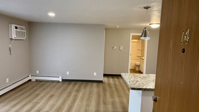 Building Photo - 2752 Humboldt Rd