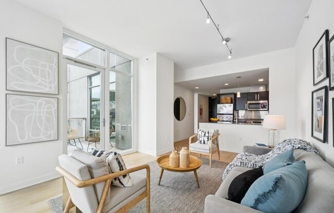 Building Photo - 55 Page St