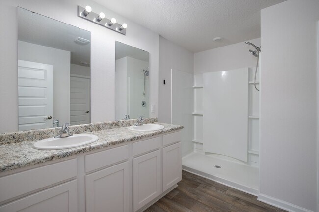 Building Photo - Welcome to your dream rental home in the c...