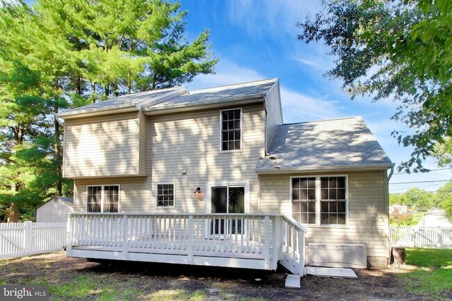 Building Photo - 8071 Clark Station Rd