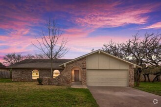 Building Photo - 2503 Versailles Dr