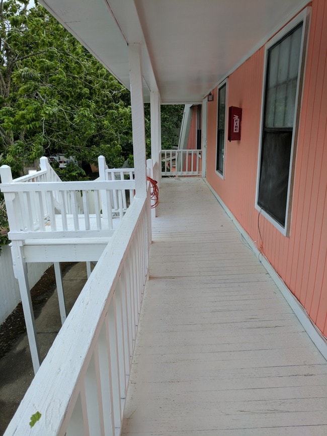 Building Photo - Teagarden Apartments