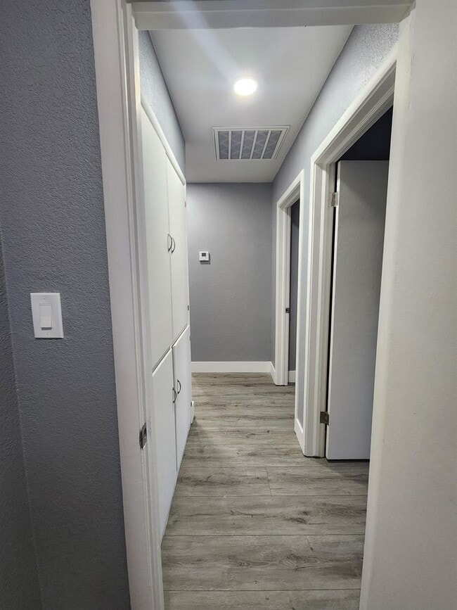 Building Photo - Charming 3-Bedroom Home for Rent in a Quie...