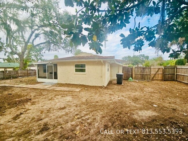 Building Photo - 815 Shangri La Dr