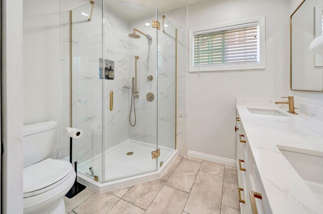 Building Photo - 7847 Apperson St